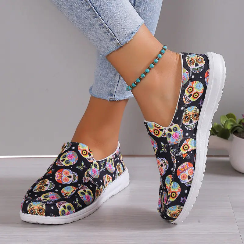 Skull Motif Lightweight Canvas Sneakers