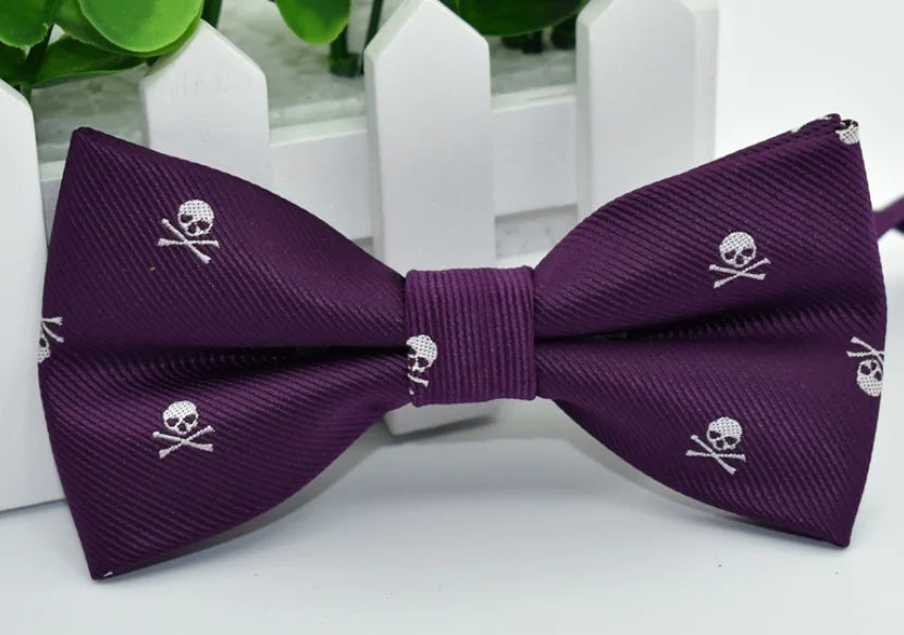 skull-motif-mens-bow-tie