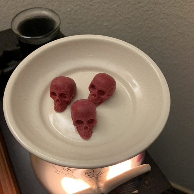 Dragons Blood mini skull wax melts