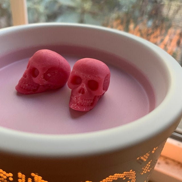 Dragons Blood mini skull wax melts