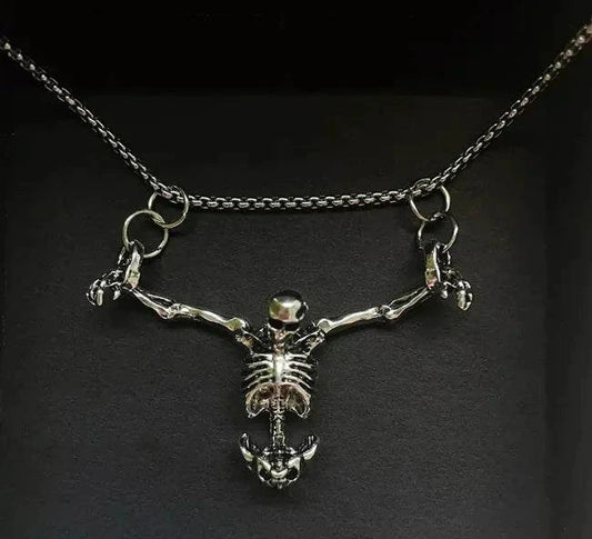 Halloween Skull Necklace with detailed skull pendant and punk style, perfect for edgy fashion.